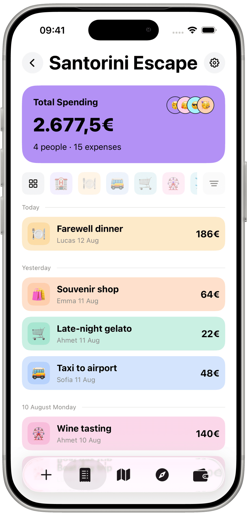 TravelTab Santorini Escape feed with 2.677,5€, 4 people, and 15 expenses grouped by day